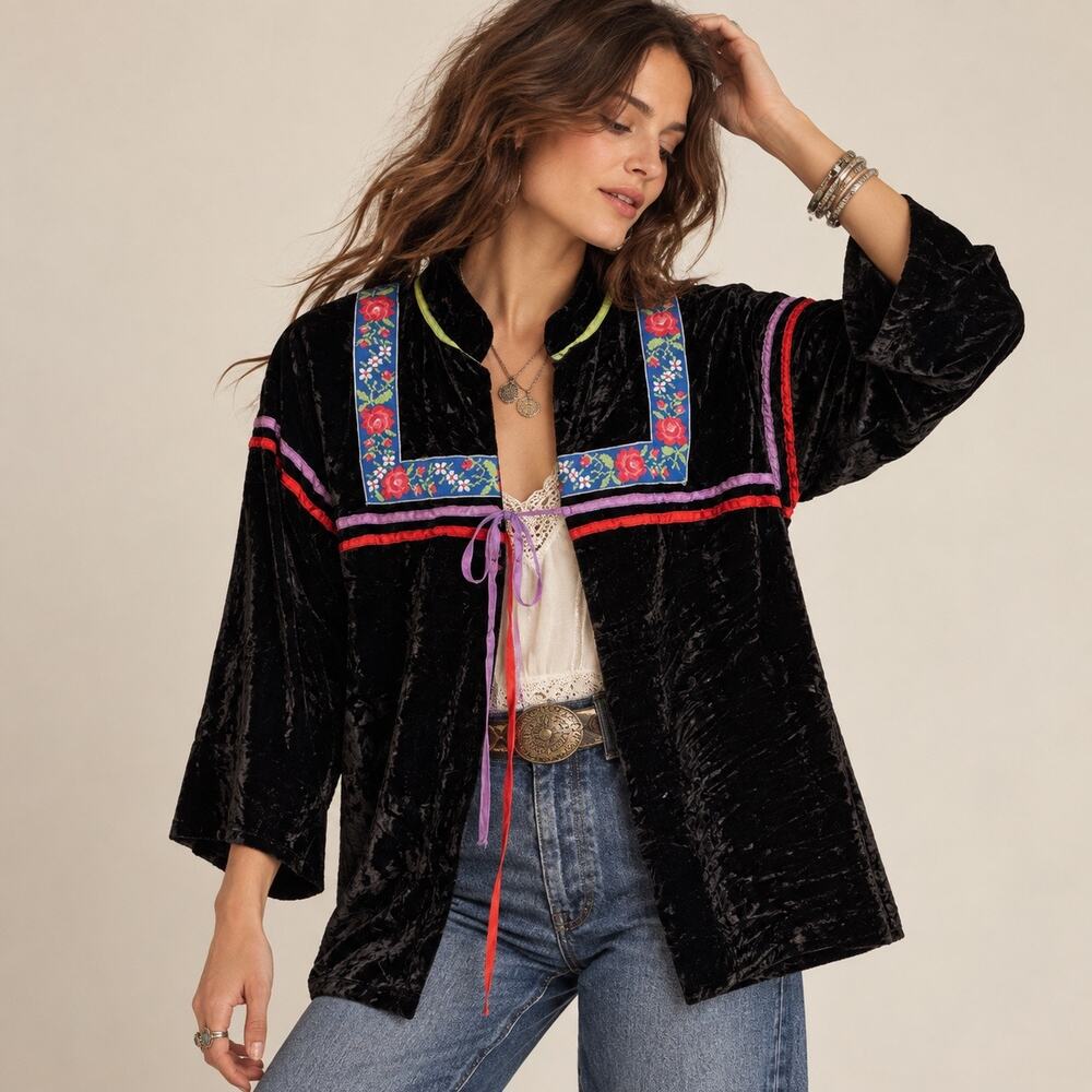 Joseph Magnin Vintage Black Crushed Velvet Jacket S/M Boho Folk Embroidered